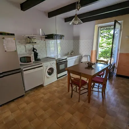 Maison, Terrasse Ombragé Avec Jardin Au Calme à La Campagne Hébergement de vacances *