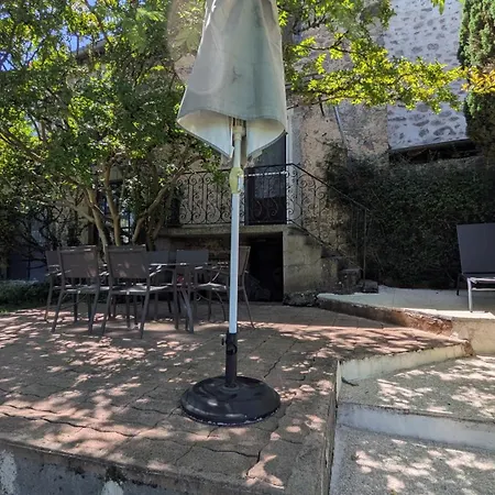 Maison, Terrasse Ombragé Avec Jardin Au Calme à La Campagne Hébergement de vacances *