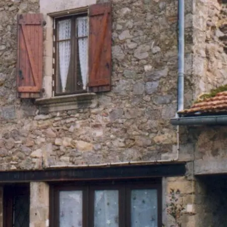 Hébergement de vacances Maison, Terrasse Ombragé Avec Jardin Au Calme à La Campagne Vaureilles
